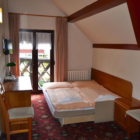 Park Hotel Прухонице Екстериор снимка