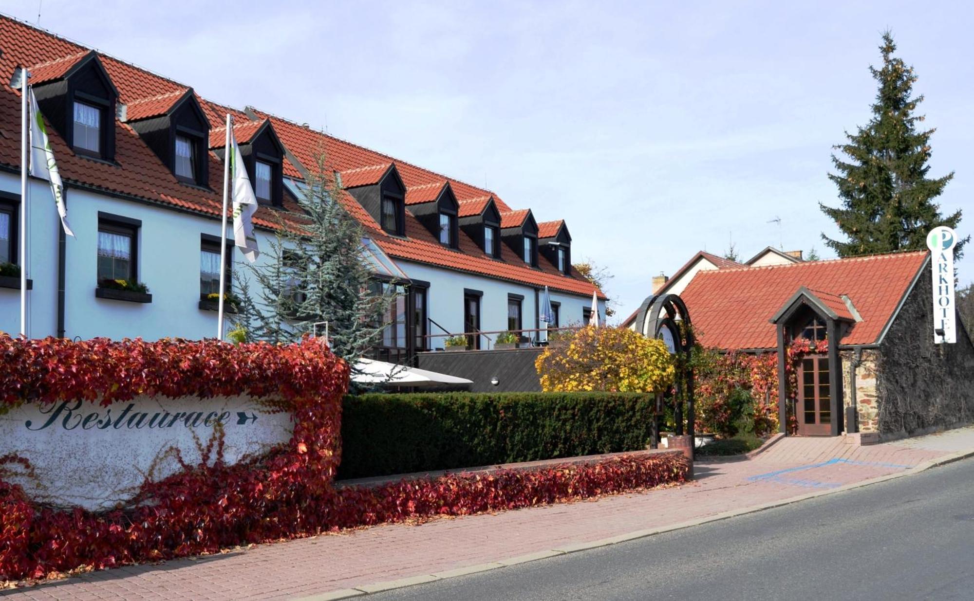 Park Hotel Прухонице Екстериор снимка