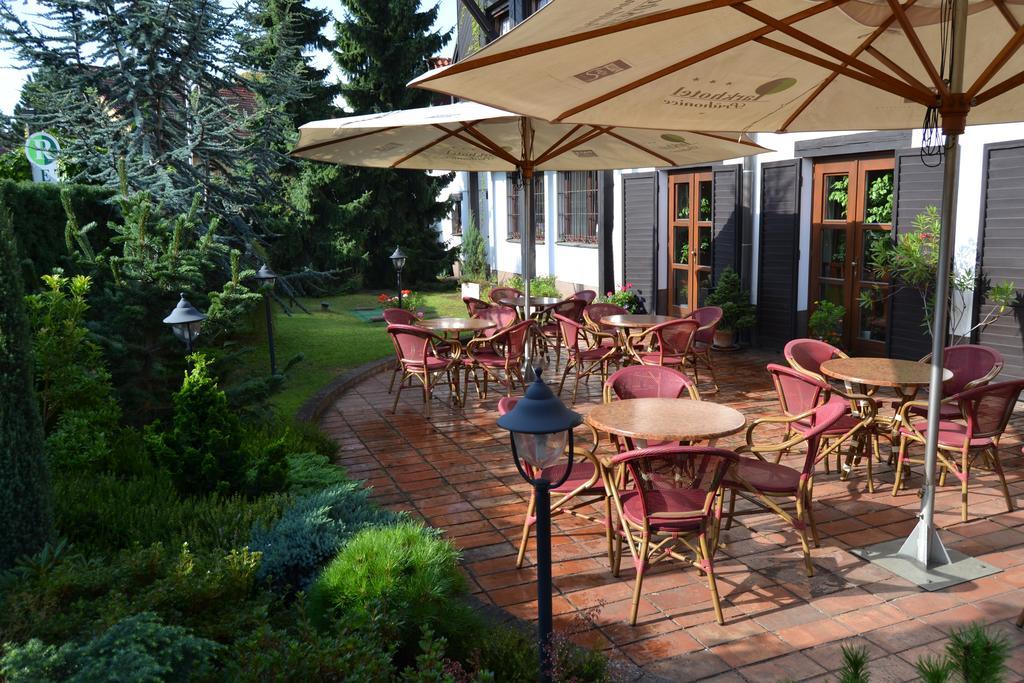 Park Hotel Прухонице Екстериор снимка
